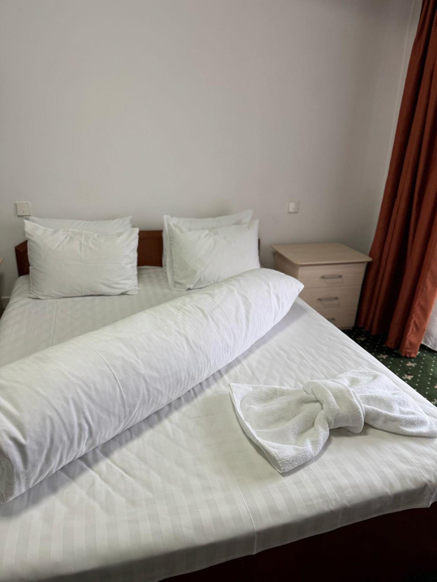 Hotel Iadolina Стана де Вале Екстериор снимка