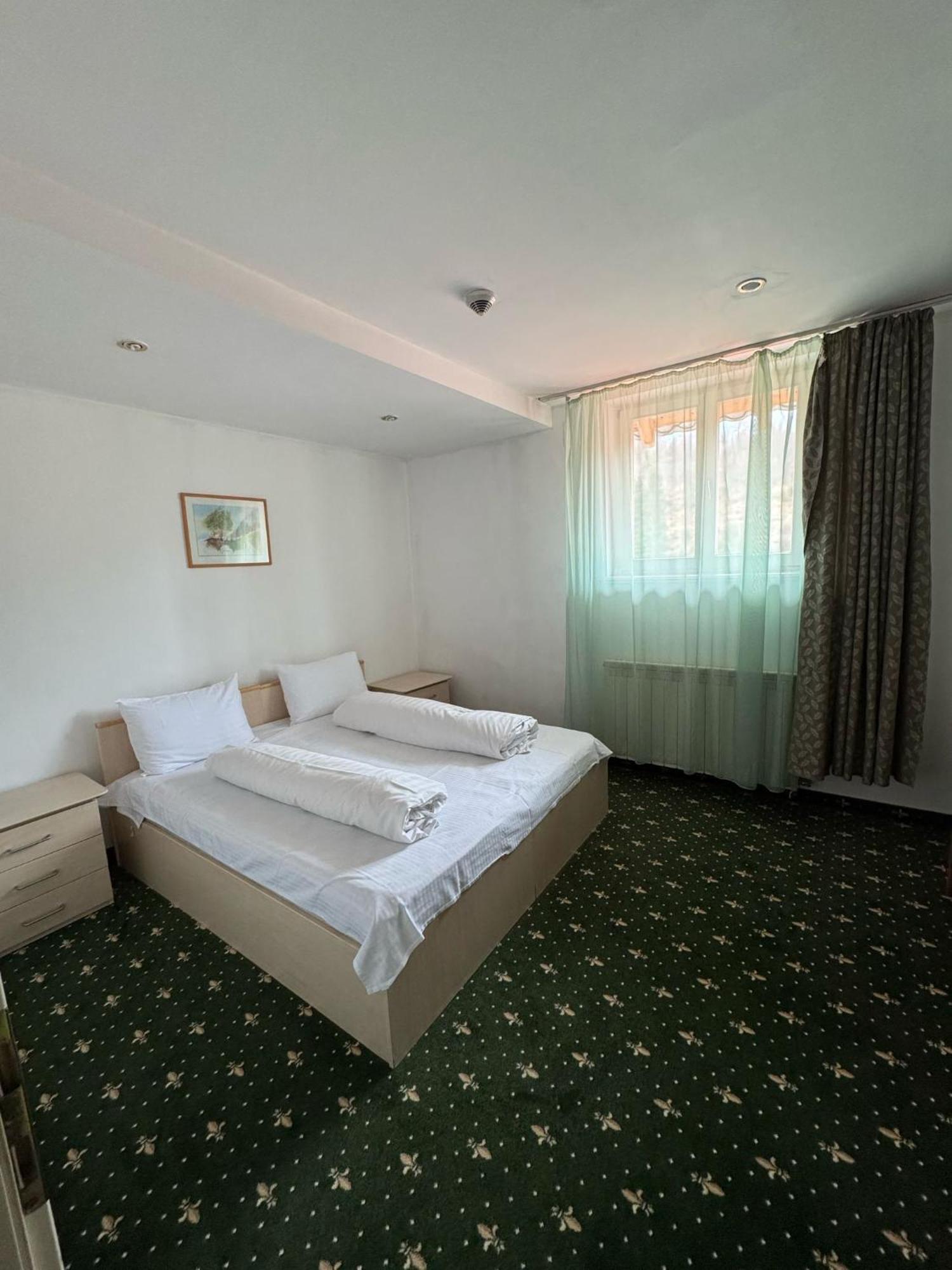 Hotel Iadolina Стана де Вале Екстериор снимка