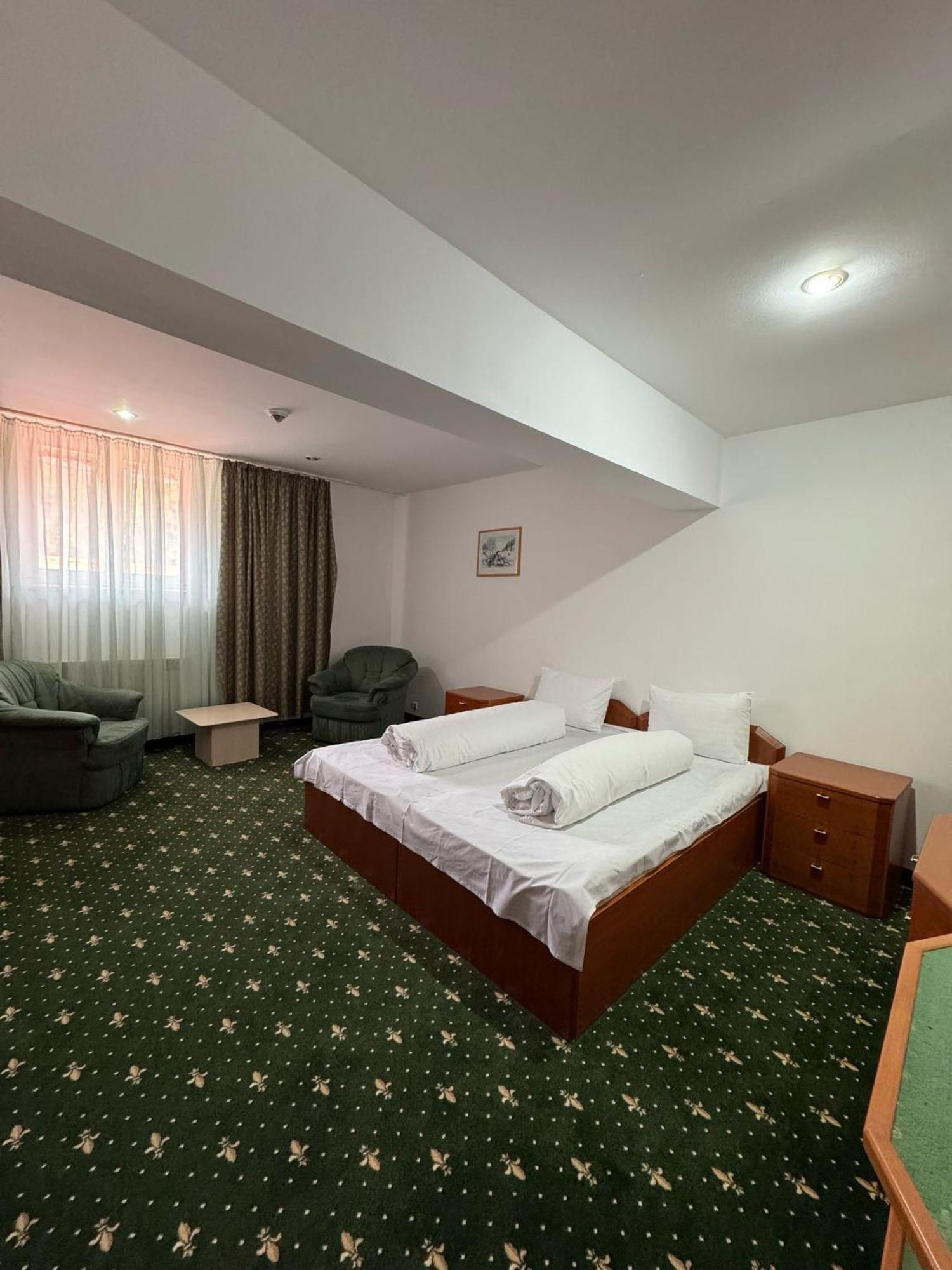 Hotel Iadolina Стана де Вале Екстериор снимка